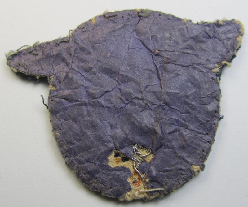 Superb - and truly very detailed! - hand-embroidered example of a WH (Luftwaffe) so-called: 'Flugzeugführer-Abzeichen' (or: LW-pilots'-badge) that comes in an overall wonderful and untouched, condition