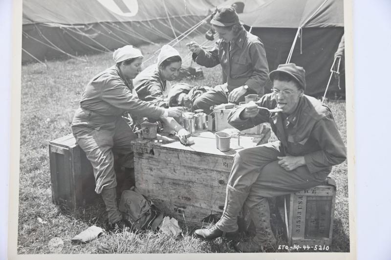 US WW2 Press Photo ' Army Nurses France'