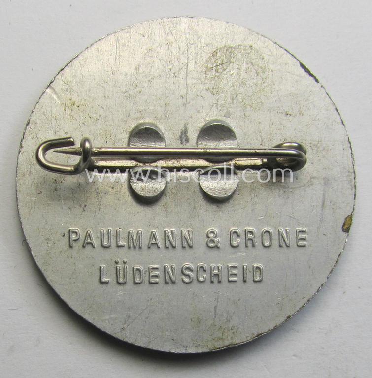 Commemorative, reddish-bronze-toned, 'HJ'- related 'tinnie', being a maker- (ie. 'Paulmann & Crone'-) marked example, depicting a: 'HJ-Raute'-device and text: 'Einsatz im Osten ist Ehrendienst - Ernteeinsatz in Ostpreussen 1939'