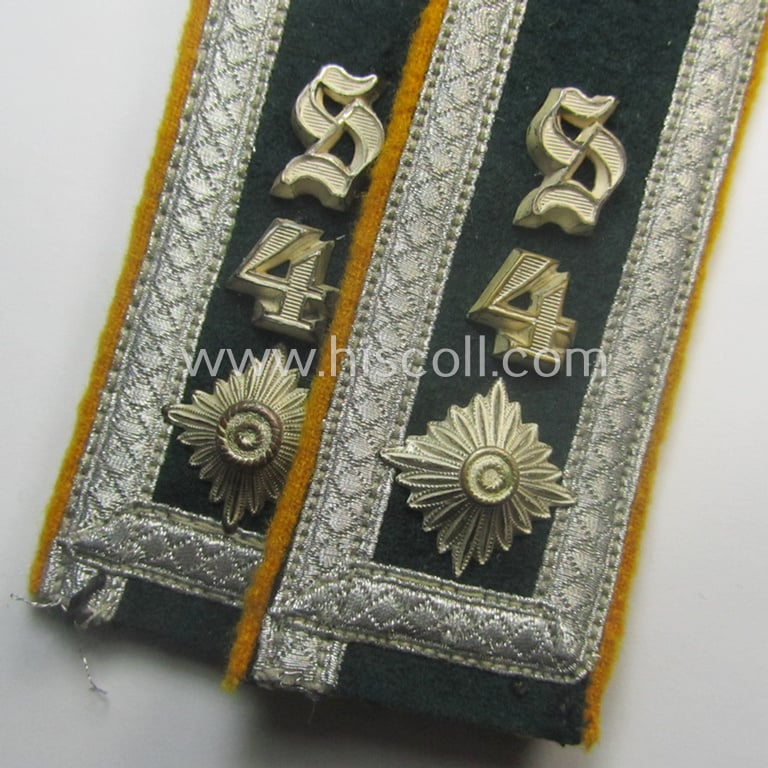 Pair of early-period (ie. 'M36 o. M40'-pattern and rounded-styled) WH (Heeres) 'cyphered', NCO-type shoulderstraps: 'Feldwebel u. Mitglied des Kav. o. Aufklärungs-Schützen-Rgts. 4'