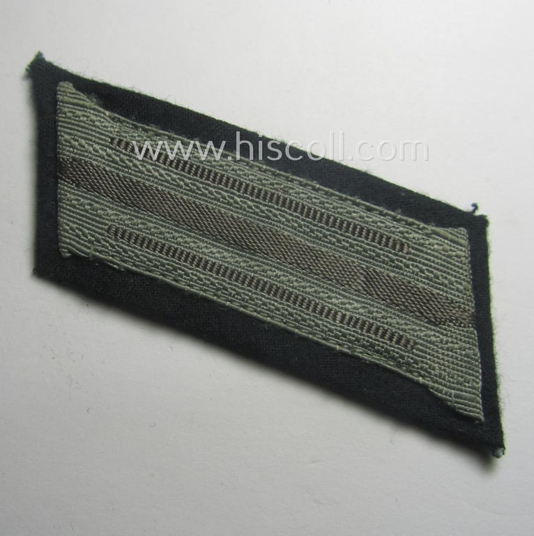 Pair of WH (Heeres) mid-war-period- and/or: 'standard-issue'-pattern collar-tabs (or: 'Einheitskragenspiegel') being of the 'generic-pattern' (that come pre-mounted onto a green-coloured, woolen-based background)