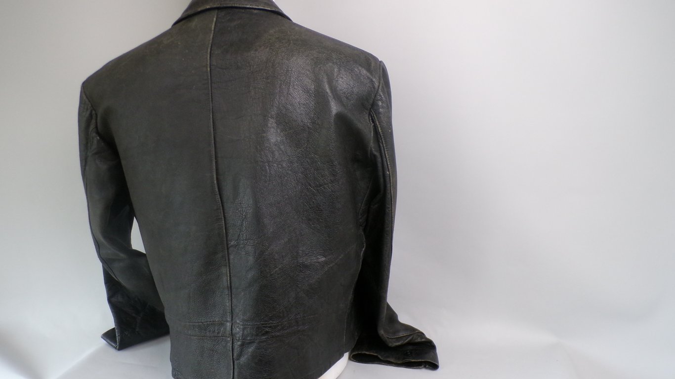 KM Mini-sub or Waffen SS panzer Uniform Part 1