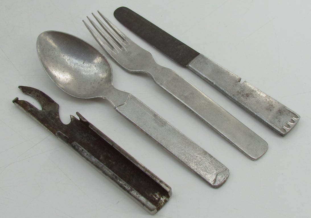 Wehrmacht Heer field cutlery set marked WAL 43