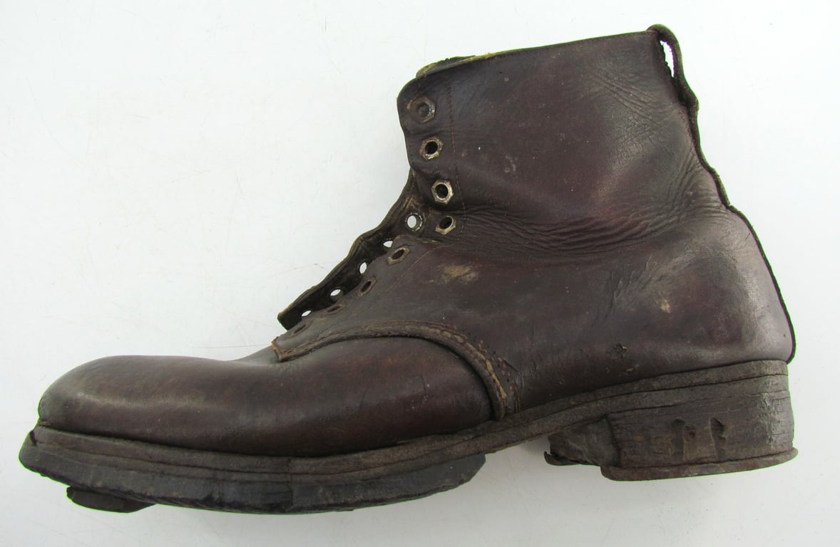 A nice pair of early high-top BDM (Bund Deutscher Mädel) shoes.