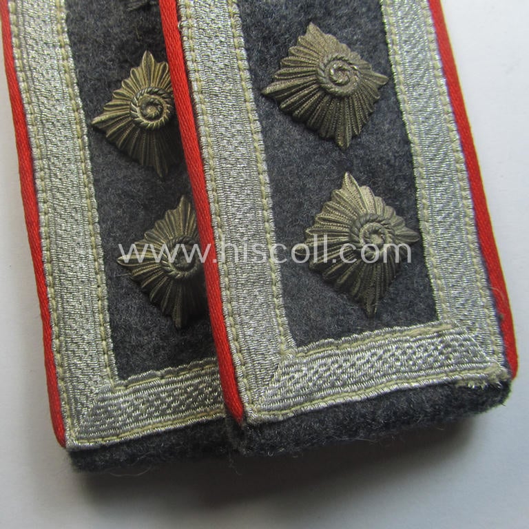 Neat - and/or fully matching! - pair of WH (Luftwaffe) NCO-type shoulderstraps as piped in the bright-red branchcolour as was intended for an: 'Oberfeldwebel o. Oberwachtmeister der Flak-Art.-Trpn.'