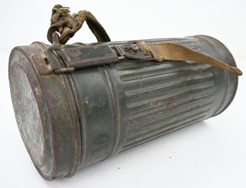 German WH M30 Gasmask & Cannister