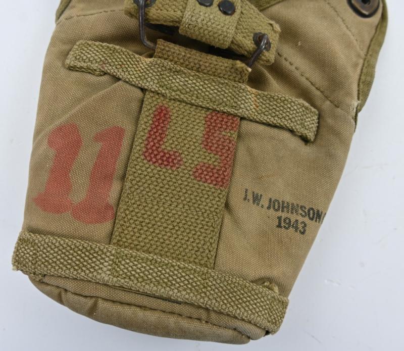 US M-1941 Cavalry/Paratrooper Canteen with extension strap