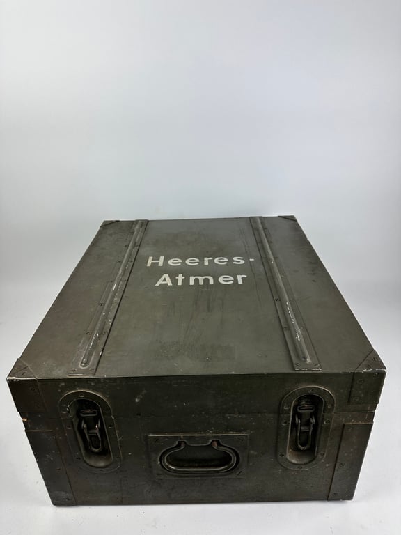 Wehrmacht "Heeres-Atmer " oxygen breathing apparatus in case