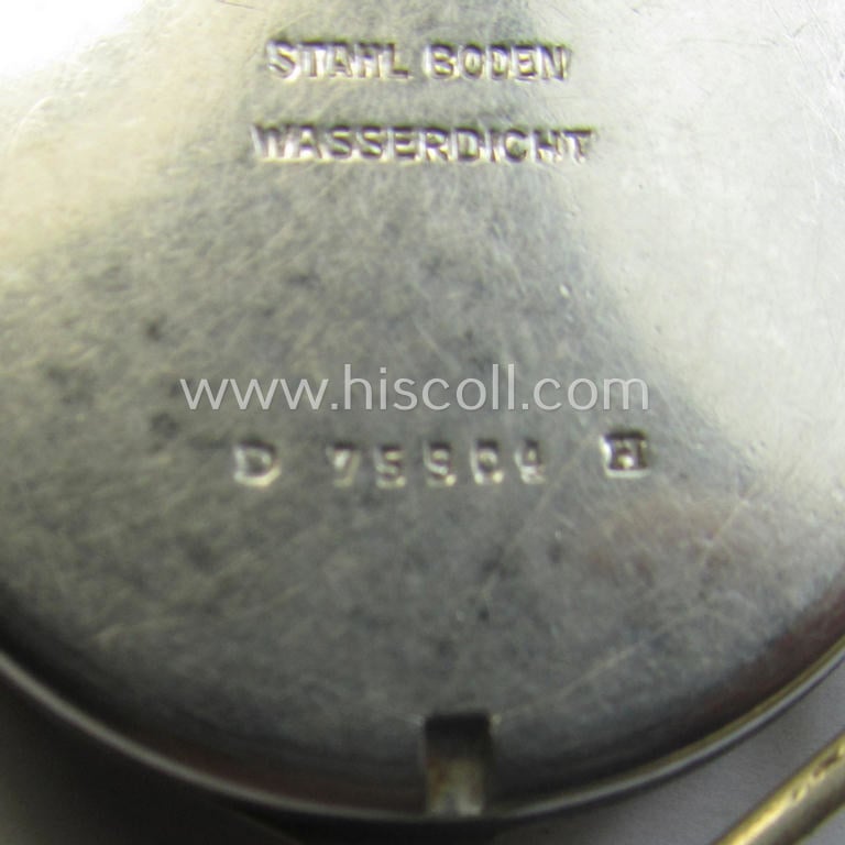 Neat - and scarcely encountered! - WH (Heeres, LW etc.) WWII-period wrist-watch (or: 'Dienstuhr') of the make: 'Glycine' having an engraved number: 'D75909H' on its back (and that comes in a functional- ie. running condition)