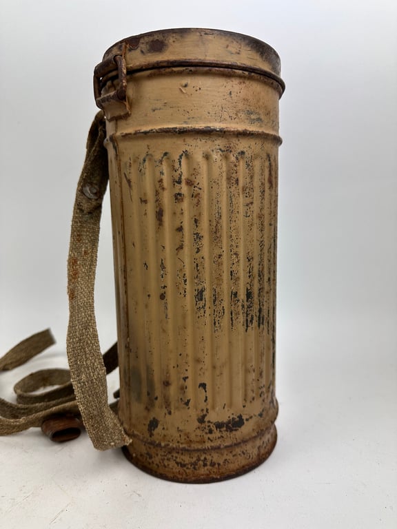 WW2 German Dak Gasmask canister