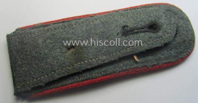 Single, early-war-period (ie. 'M40'-) pattern, WH (Heeres) 'cyphered' NCO-type shoulderstrap as was intended for a: 'Wachtmeister u. Mitglied eines Art.-Beobachtungs-Abtgs.'