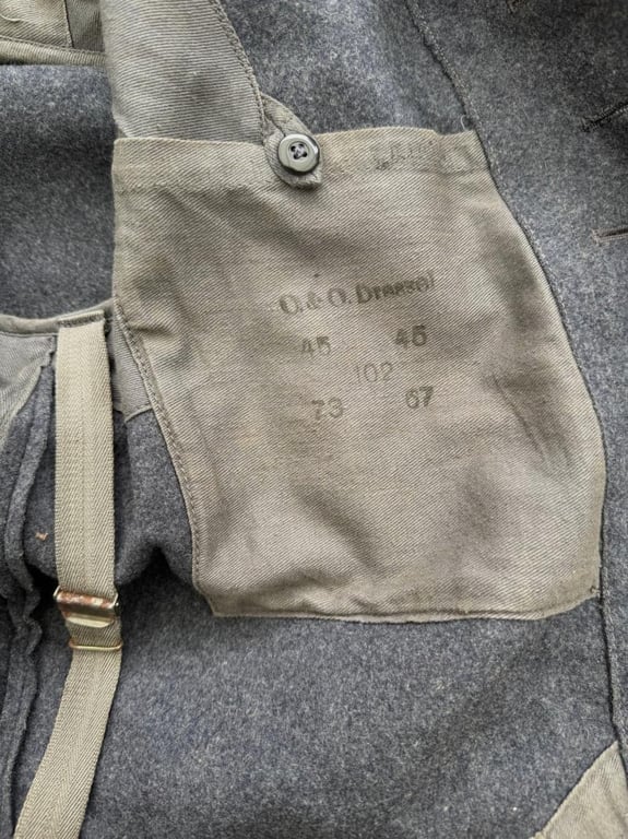 Luftwaffe Early Fliegerbluse for a "Feldwebel" of the Flak Artillery.