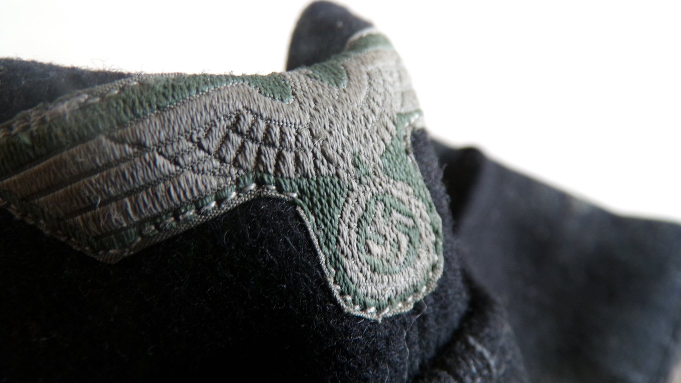 Mint 1940 Heer Black schiffchen / Side cap