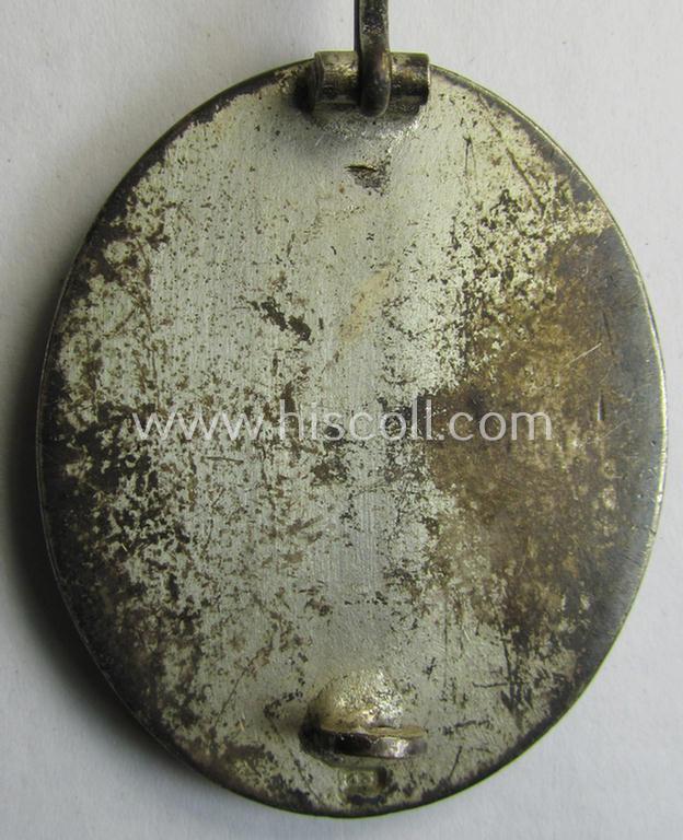 Attractive - and luxuriously-styled! - example of a: 'Verwundeten-Abzeichen in Silber' being a clearly maker- (ie. '13'-) marked, 'Buntmetall'-based example by the maker (ie. 'Hersteller') named: 'Gustav Brehmer'