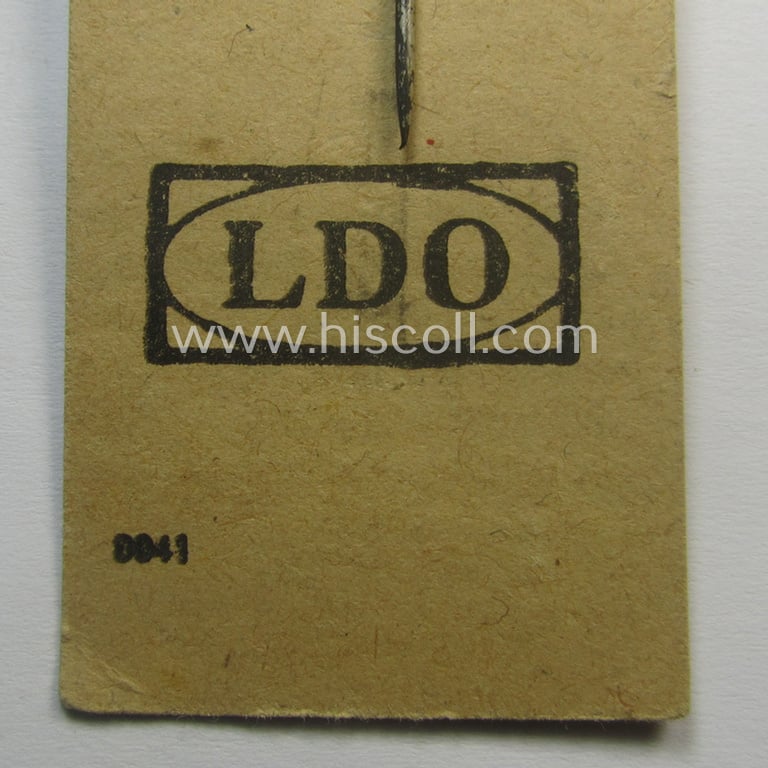 Neat - and only 9 mm. sized! - miniature-lapel-pin depicting an: 'Infanterie Sturmabzeichen in Silber' (or: silver-class assault-badge ie. IAB) being a non-maker-marked example that comes mounted onto its period 'LDO'-card