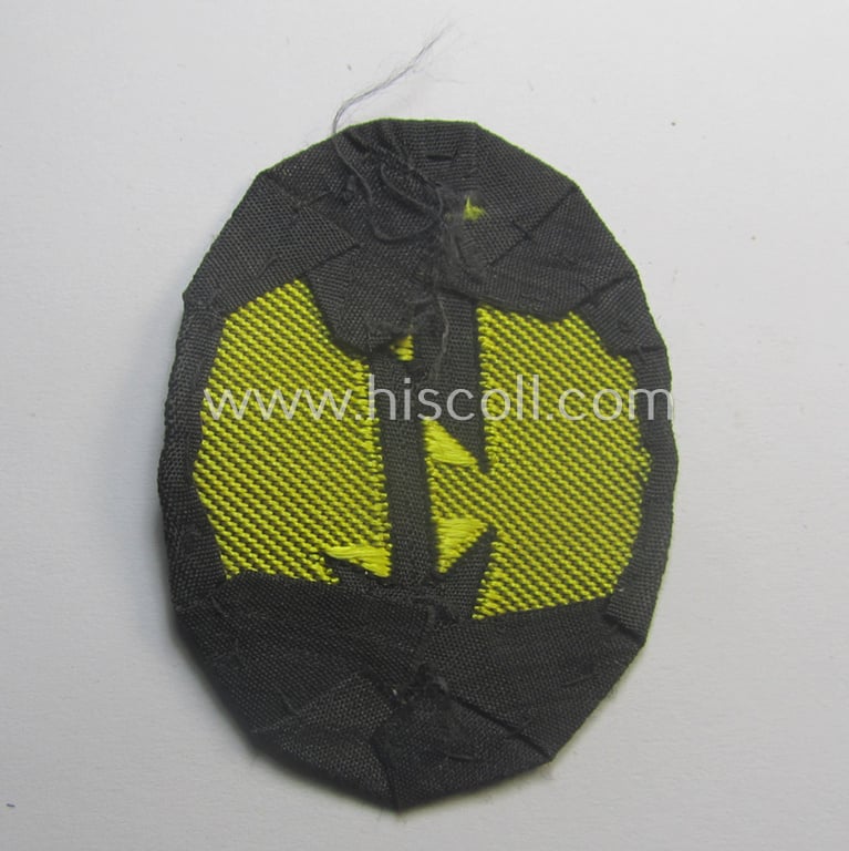 Minimally used, WH (Heeres) so-called: female-related trade- and/or special-career arm-insignia (ie. 'signal-Blitz'): 'Nachrichtenhelferin des Heeres'
