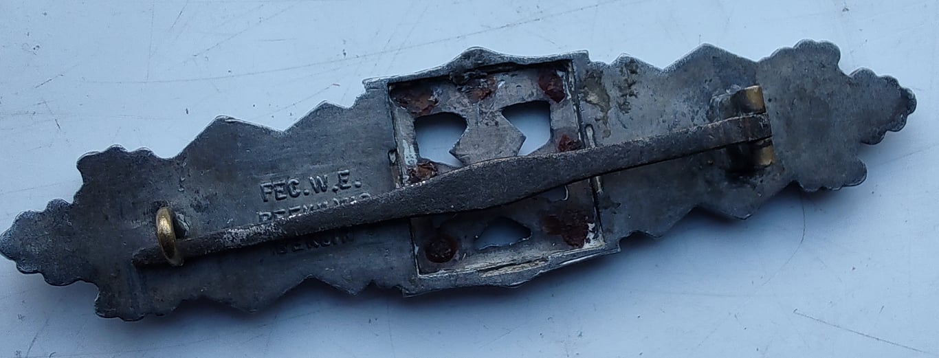 CLOSE COMBAT CLASP IN SILVER, BY W.E. PEEKHAUS