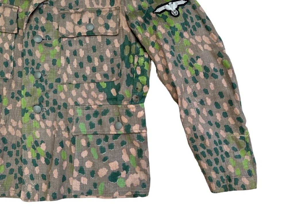 Waffen SS Erbsentarn (DOT44) Tunic unissued condition