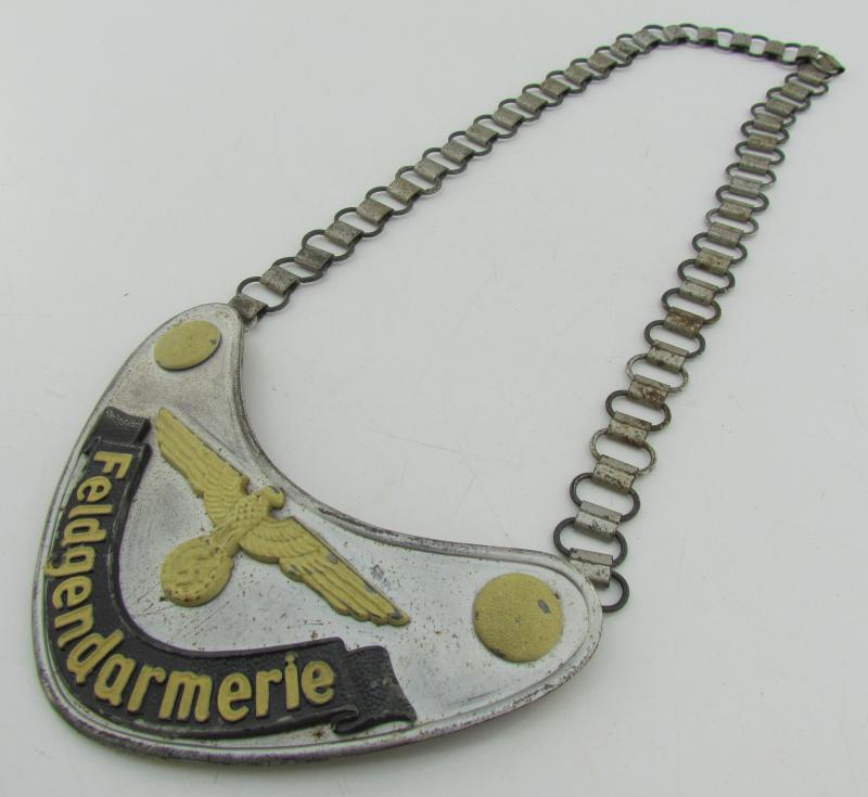 Wehrmacht Feldgendarmerie gorget ‘Ringkragen’by Maedicke