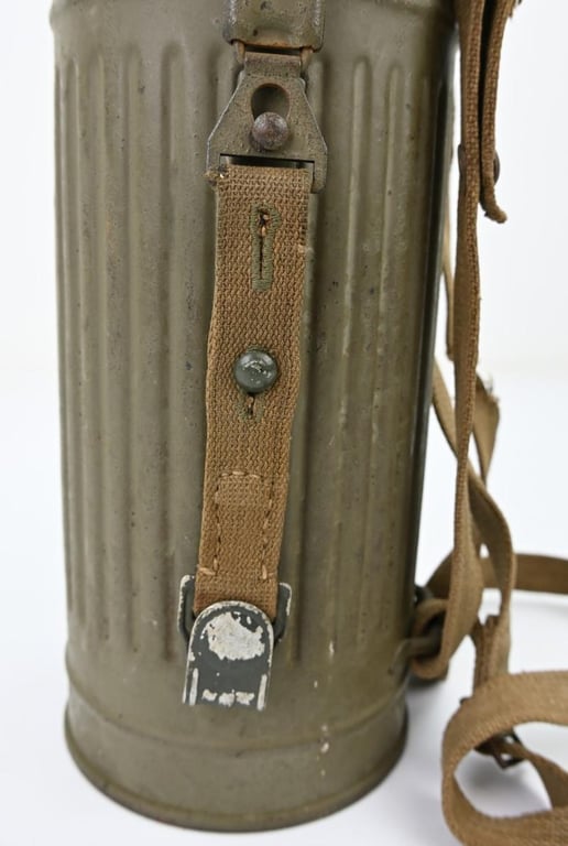 German WH M31 Camo Gasmask & Cannister