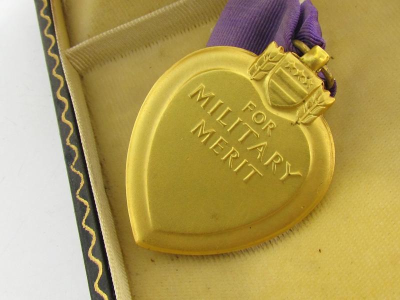 US WWII Purple Heart in case
