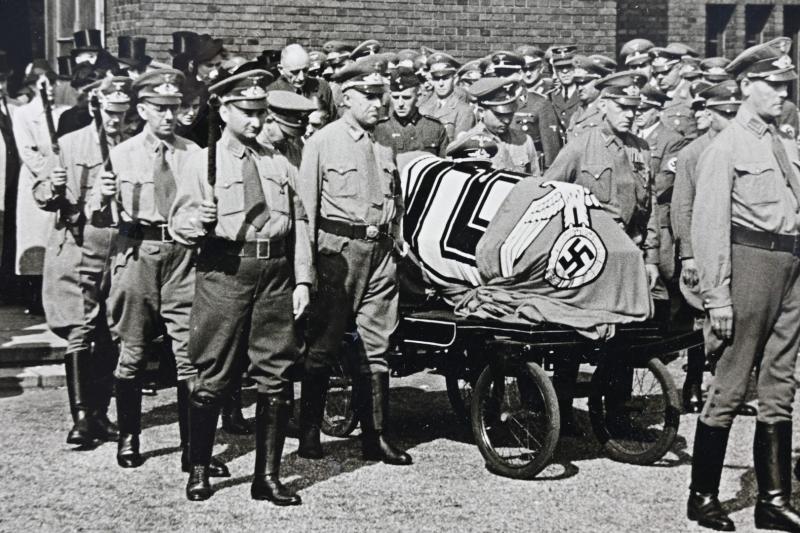 German Press Photo 'Funeral'