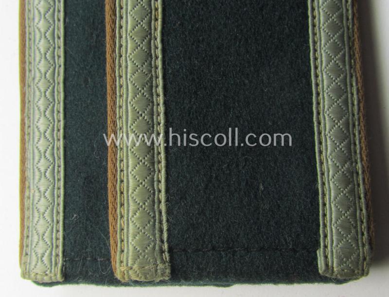 Pair of WH (Heeres) NCO-type (ie. 'M40'-pattern) shoulderstraps: 'Uffz. der Kradschützenbtle. der Pz.Div. u. Inf.Div. (mot)'