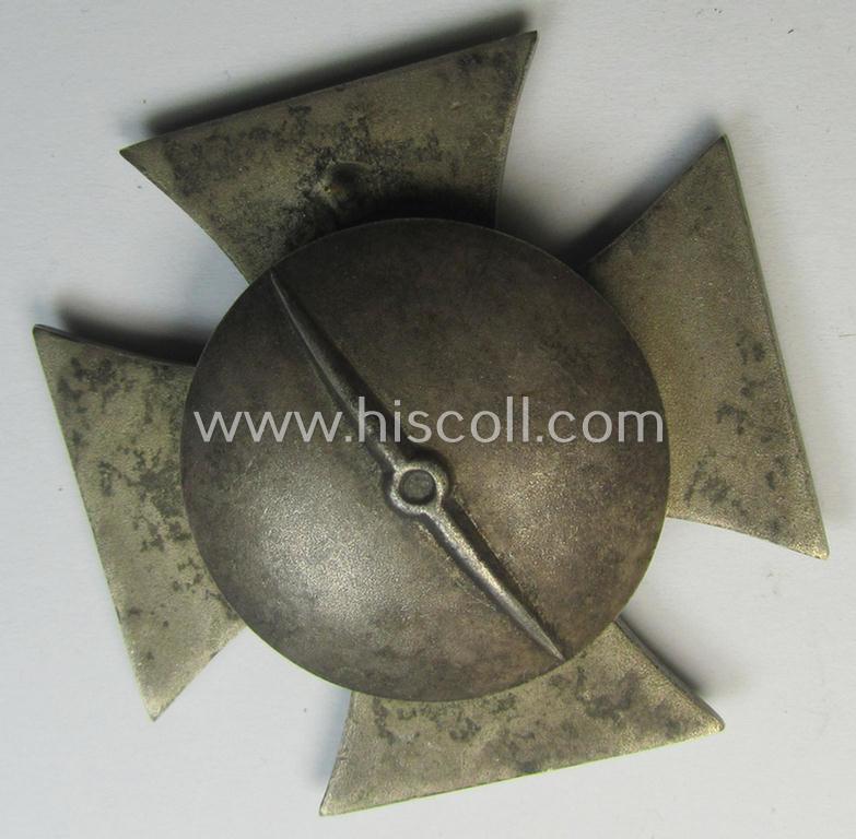 Superb, 'Eisernes Kreuz 1. Klasse' (or: Iron Cross 1st class) as was executed in the scarcely seen so-called: 'screw-back'-pattern being a non-maker marked example as was (I deem) produced by the maker: 'Steinhauer & Lück'