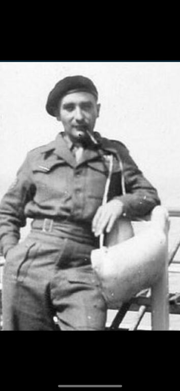 VERY RARE WWII  1st SAS (SPECIAL AIR SERVICE) REGIMENT COLLECTION, SGT LEN OWEN. ADDITIONAL PHOTOS