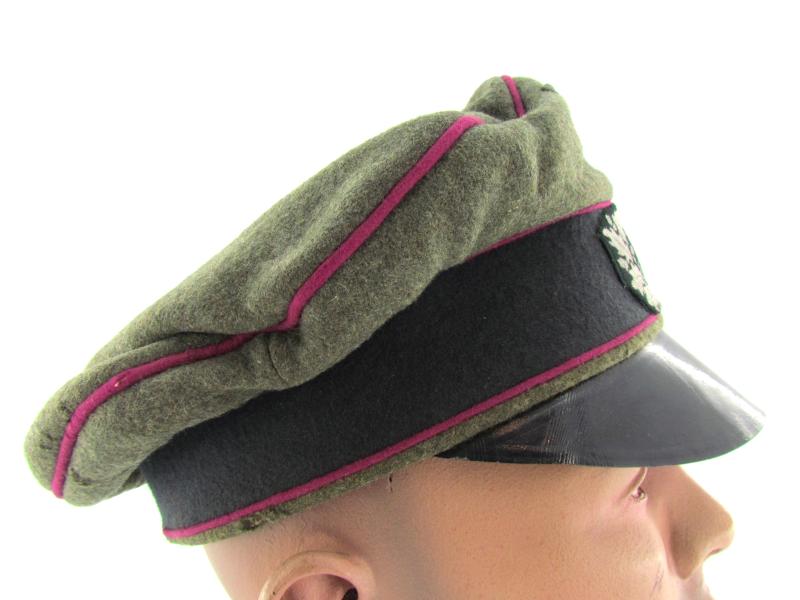 Wehrmacht (Heer) Nebelwerfer Truppen ( Smoke Troops ) Officer 'Crusher' Visor Cap