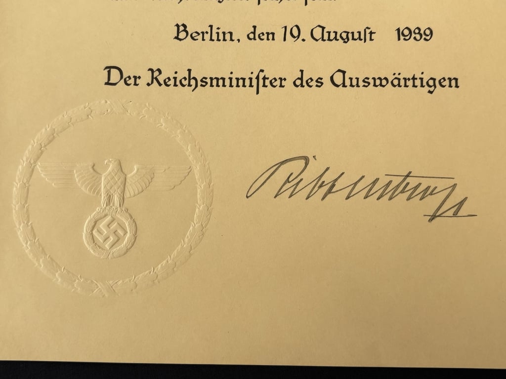 AUTHENTIC GERMAN WW2 INK SIGNATURE OF NAZI MINISTER JOACHIN VON RIBBENTROP.