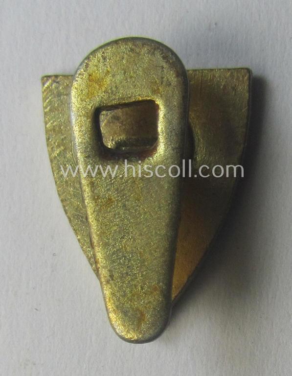 Attractive - multi-coloured enamelled and actually scarcely seen! - Dutch NSB-party-related, so-called: 'Hagespraak'-lapel-pin that is depicting the enamelled bright-orange-, white- and/or light-blue-coloured so-called: 'Prinsenvlag'