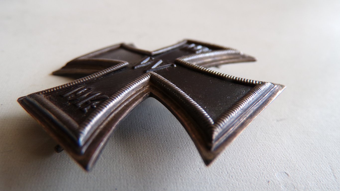 Cased WWI Imperial German EK1 1914