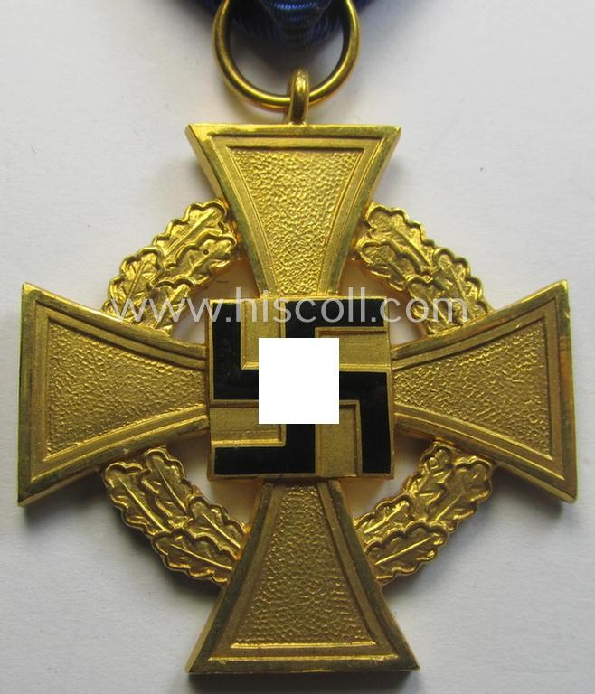 'Treuedienst Ehrenzeichen 1. Klasse' in its maker- (ie. 'Deschler'-) marked etui