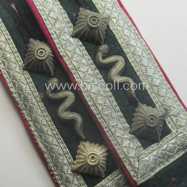 Pair of WH (Heeres), early-war-period- (ie. 'M40'-pattern, 'tailor-made') 'cyphered', NCO-type shoulderstraps as intended for usage by an: 'Oberfeldwebel der Veterinär-Trpn.'