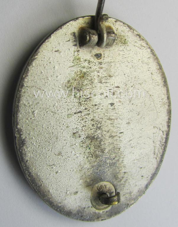 'Verwundeten-Abzeichen in Silber' being a maker- (ie. '100'-) marked example by the: 'Rudolf Wächtler u. Lange'-company