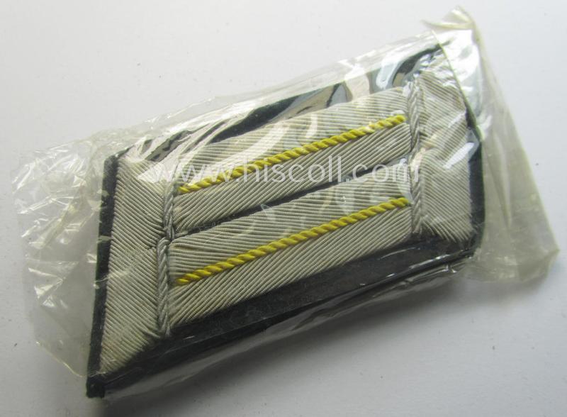 Pair of WH (Heeres) officers'-pattern collar-tabs (ie. 'Kragenspiegel für Offiziere'): 'Offizier der Nachrichten-Truppen' that came packed in its 'Cellophan'-pouch as issued