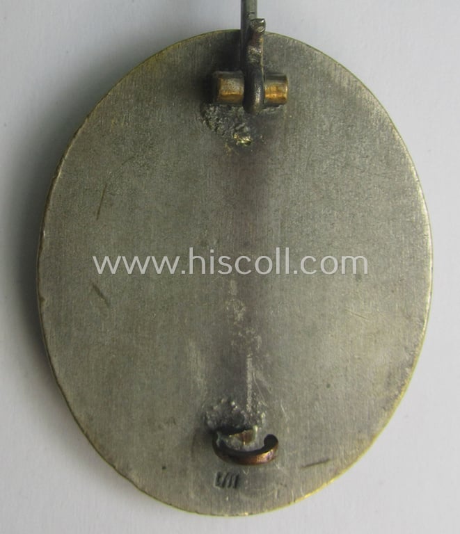 'Buntmetall'-based and maker- (ie. 'L/11'-) marked! - example of a silver-class wound-badge (or: 'Verwundeten-Abzeichen in Silber') as was produced by the: 'Wilhelm Deumer'-company