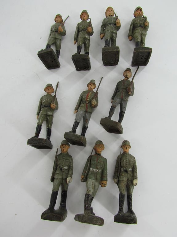 Grouping of 10x Lineol German Toy Soldiers