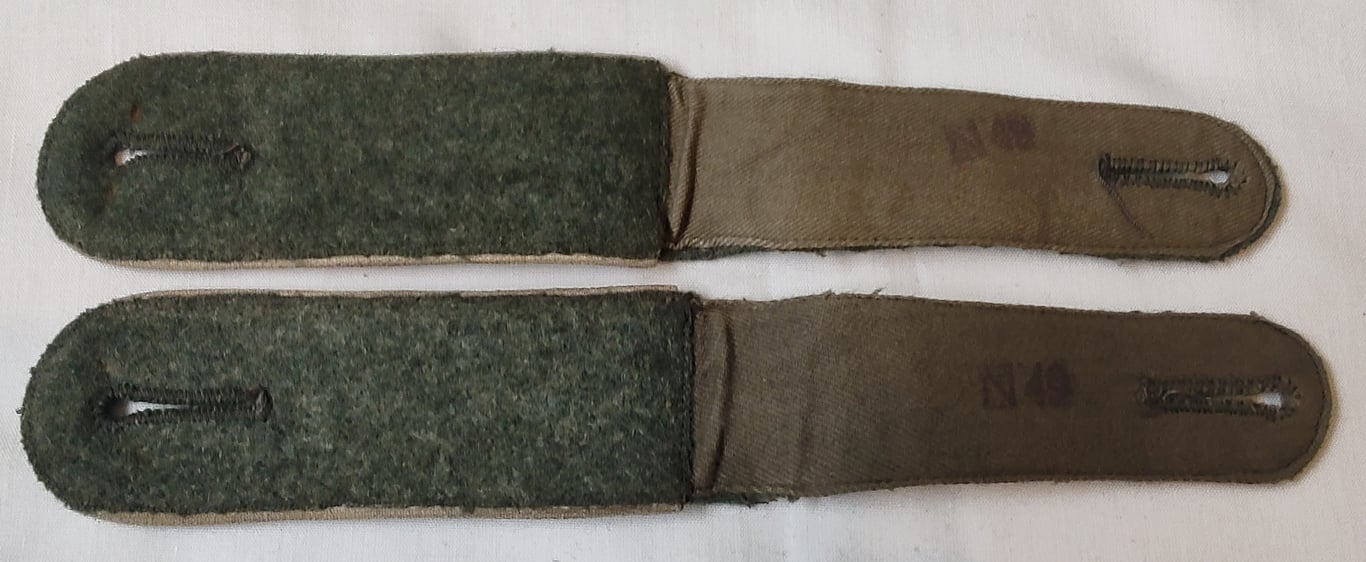 Pair of WH (Heeres) M40 or M41 pattern EM type slip on greatcoat shoulder straps