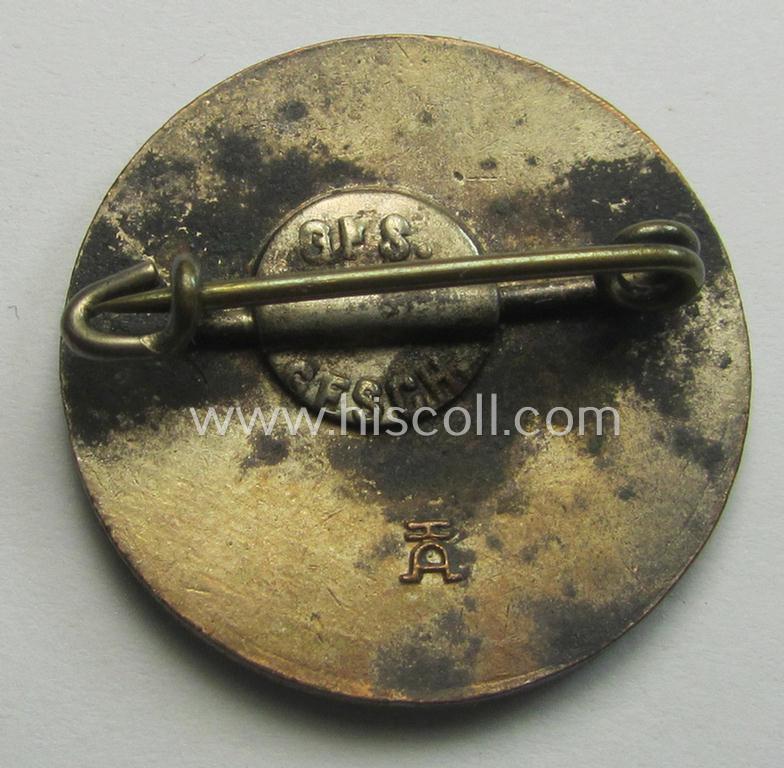 Neat, enamelled membership-badge (ie. 'Mitgliedsabzeichen') as was intended for usage by a member within the: 'Deutscher Siedlerbund' (ie. 'DSB') being a piece that shows a makers'- (ie. 'HA'-) designation