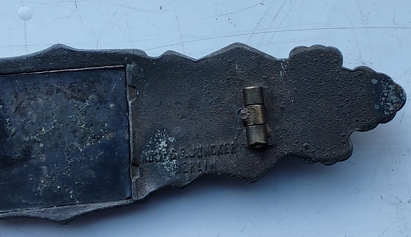 A  Nahkampfspange (Close Combat Clasp) in Bronze Grade, manufactured by C.E Juncker of Berlin