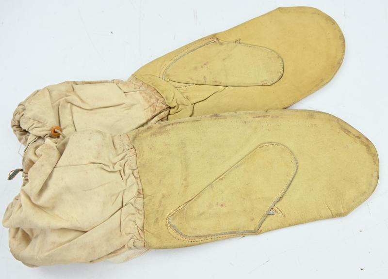 British WW2 Winter Mittens 1941