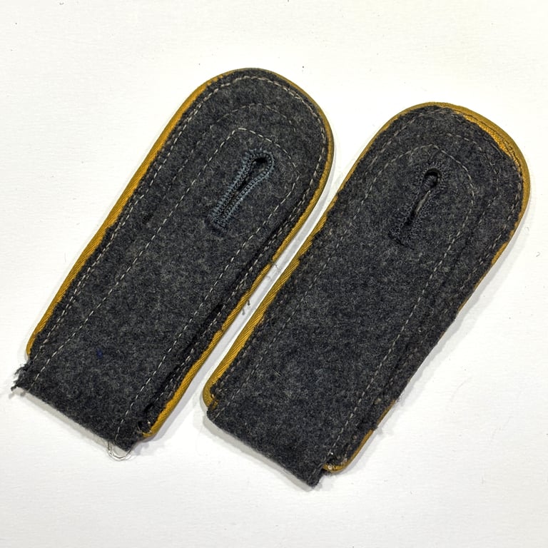 LW NCO shoulder boards - Feldwebel
