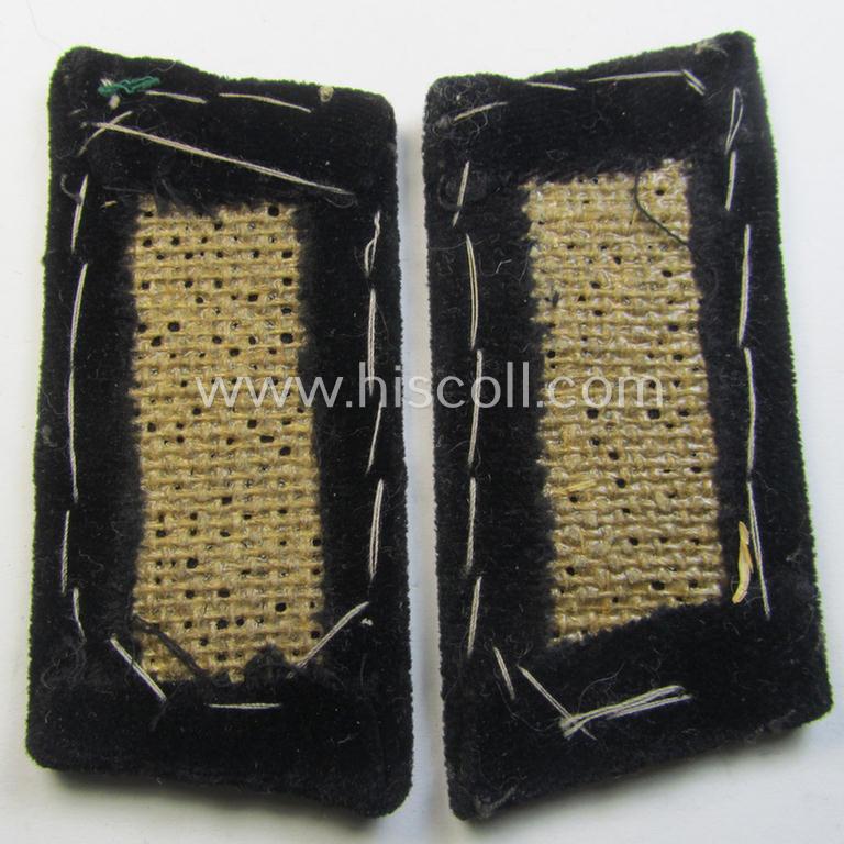 Attractive - fully matching and scarcely found! - pair of FAD (ie. 'Freiwilligen Arbeitsdienst') velvet-based, officers'-type collar-tabs (being of the pattern as was used in the period between 1932-36) as was intended for a: 'FAD-Oberfeldmeister...
