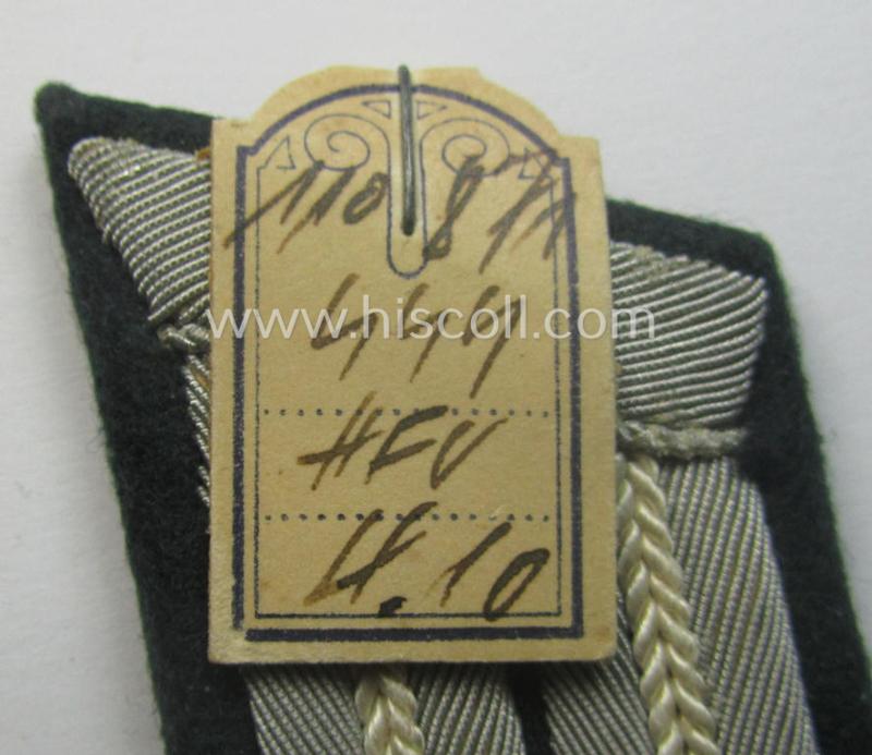 Pair of WH (Heeres) officers'-pattern collar-tabs (ie. 'Kragenspiegel für Offiziere') as piped in the white- (ie. 'weisser'-) coloured branchcolour as was intended for an: 'Offizier der Infanterie-Trpn.'