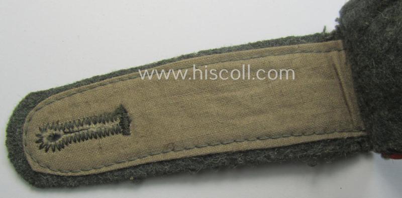 Single, mid- (ie. early-) war-period, WH (Heeres) so-called: 'M40 o. M43'-pattern NCO-type shoulderstrap as was intended for - and worn by! - a: 'Wachtmeister eines (Sturm)Artillerie-Rgts.'