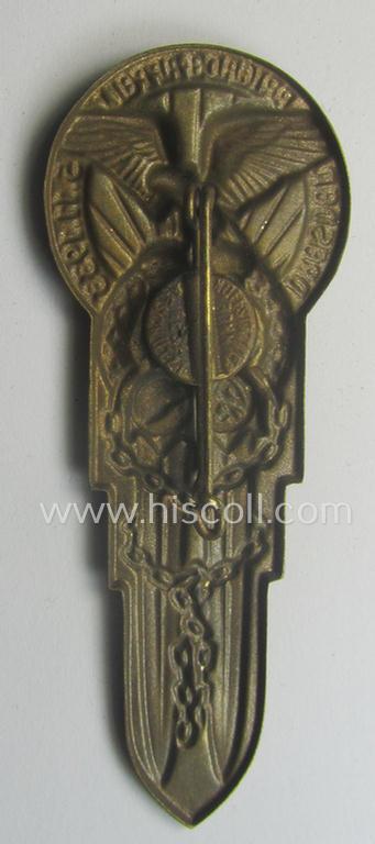 Commemorative, tin-based SA- (ie. 'Sturmabteilungen') related 'tinnie' being a maker- (ie. 'Hoffstätter-Bonn'-) marked example depicting the SA-logo and text (ie. date) that reads: 'Dresden - Brigade-Appell - 5.11.-1933'