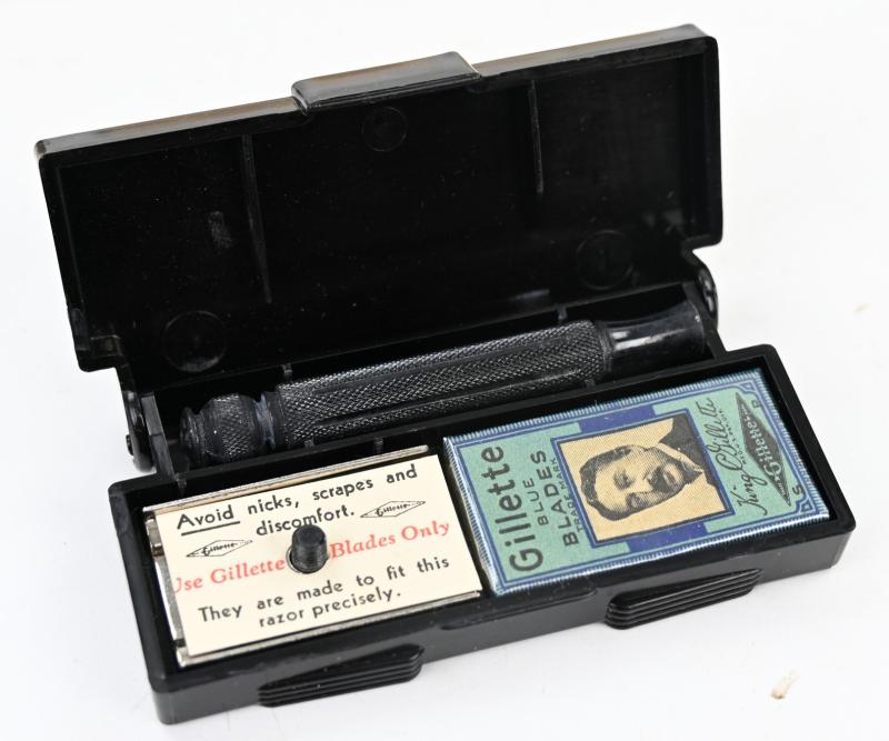 US WW2 Enlisted Men 'Gillette' Safety Razor in case