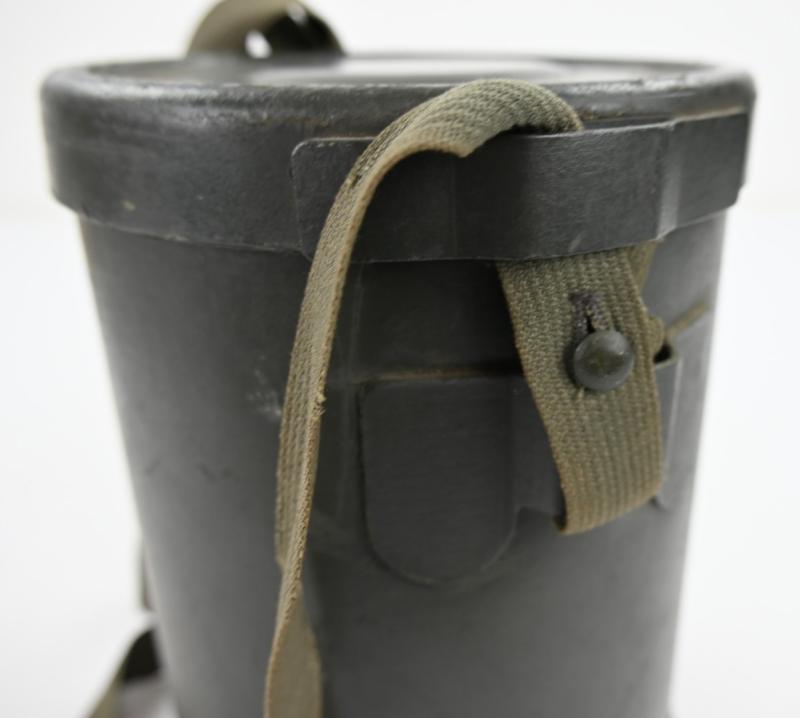 German Luftschutz Gasmask & Tornister VUPA